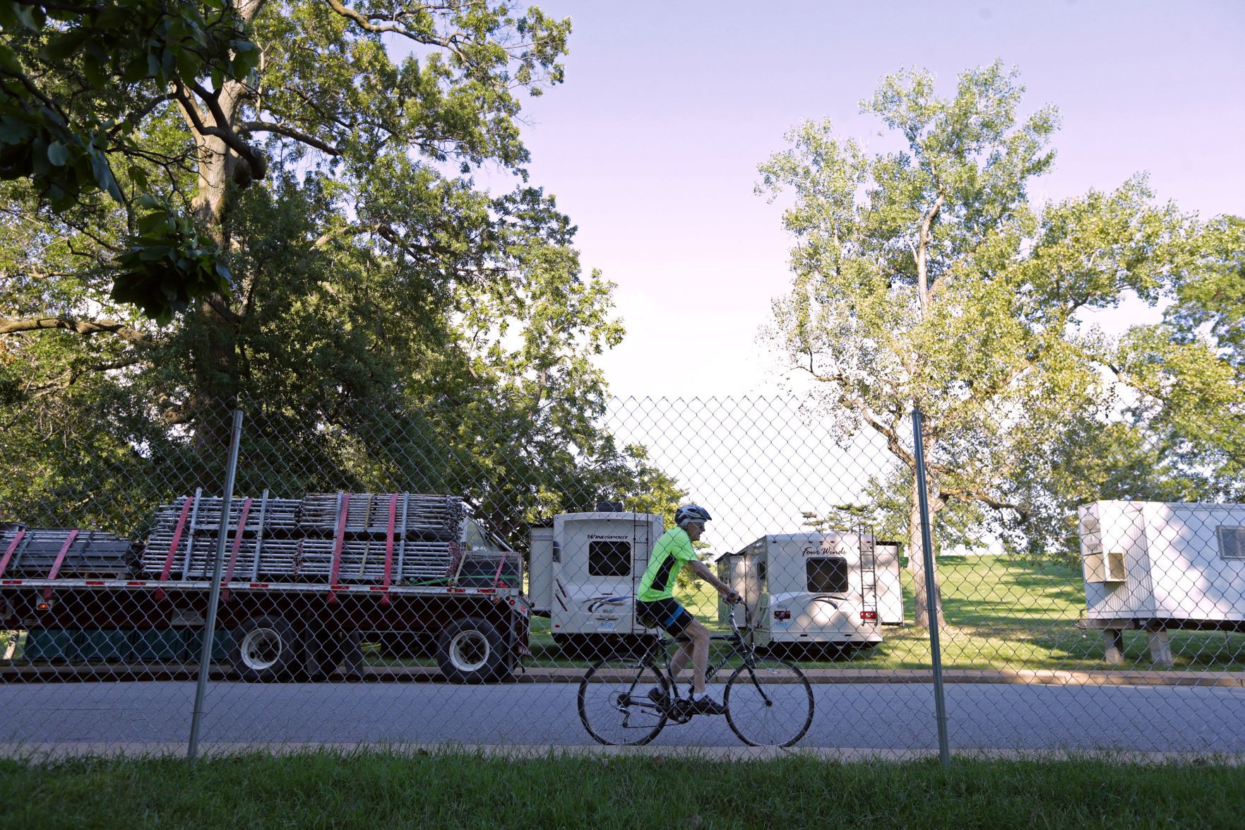 LouFest organizers say festival is on schedule despite signs of trouble